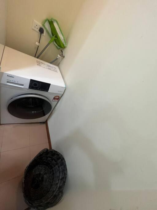 2Beds Seaview Straits Quay Comes With Carpark And Hothub Bagan Jermal Bagian luar foto