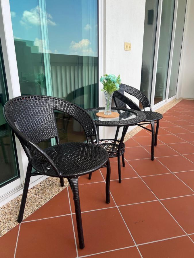 2Beds Seaview Straits Quay Comes With Carpark And Hothub Bagan Jermal Bagian luar foto